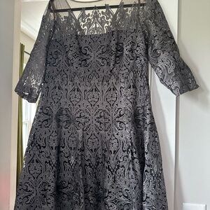 Kay Unger gray lace cocktail dress with black lining- 14